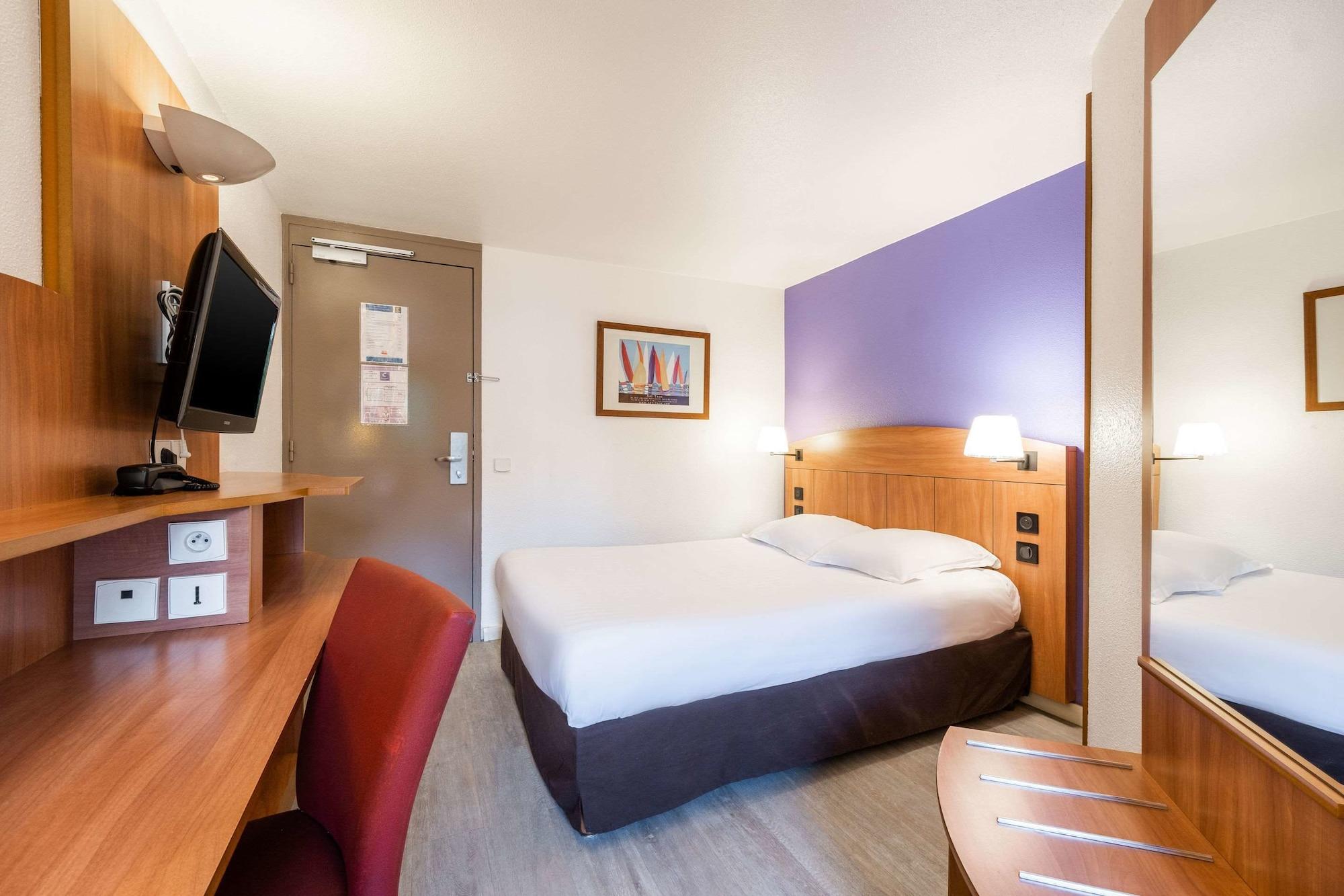 Comfort Hotel Grenoble Meylan Exterior photo