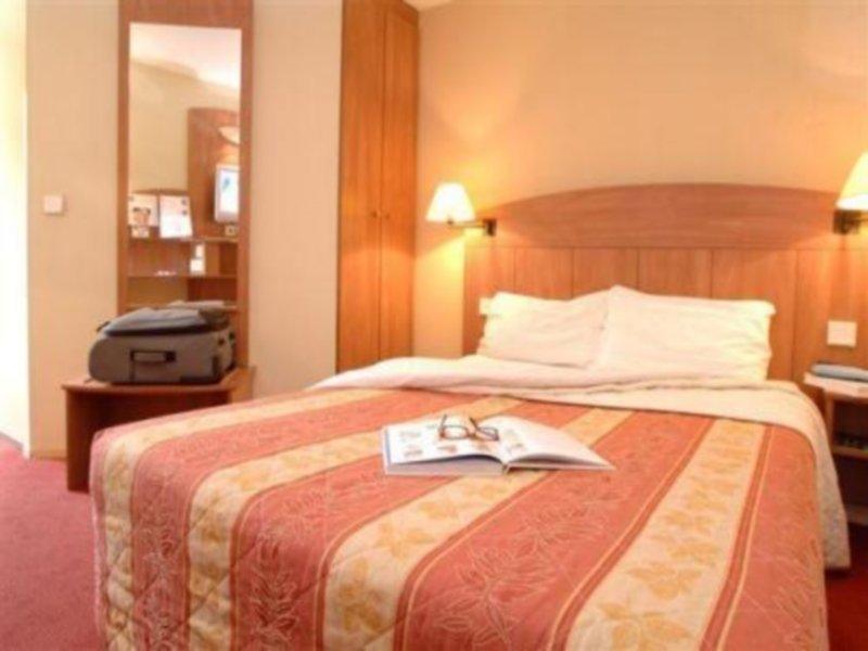 Comfort Hotel Grenoble Meylan Exterior photo